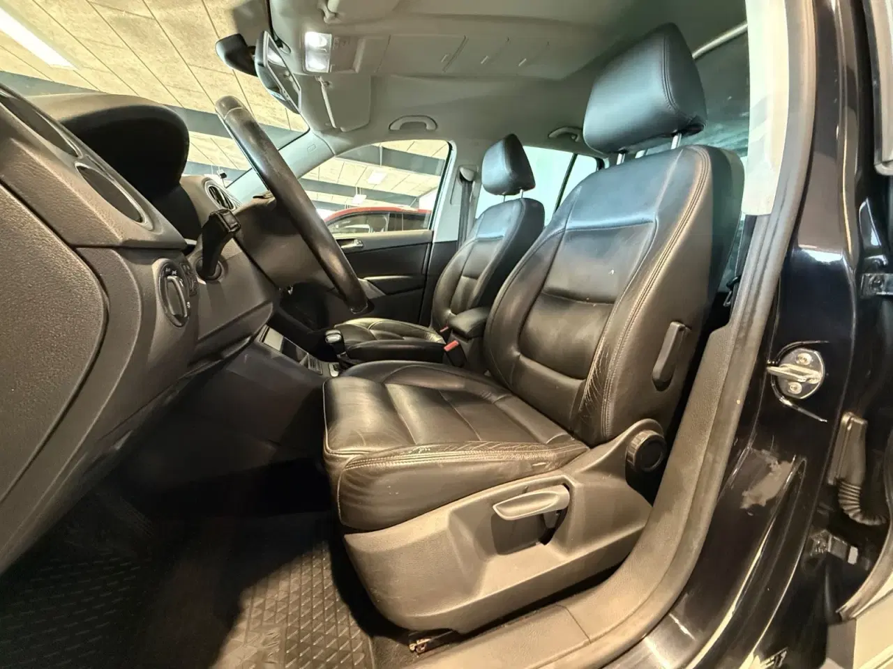 Billede 5 - VW Tiguan 2,0 TDi 140 Sport & Style Tiptr. 4Motion Van