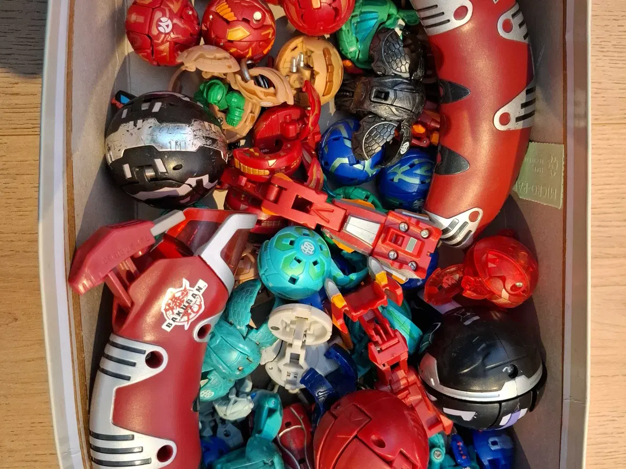 Billede 1 - Bakugan figurer og launcher