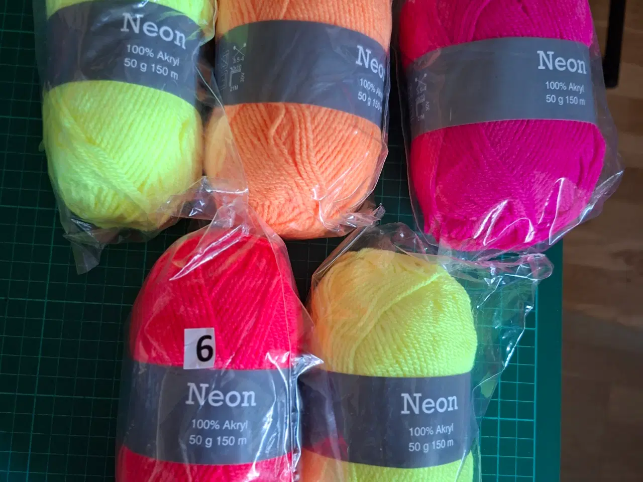 Billede 9 - Diverse garner sælges se prisliste