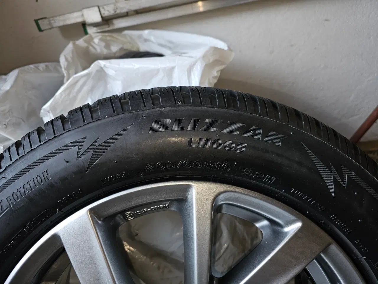 Billede 1 - HELT NYE: Originale Mazda Alufælge m. Testvindende