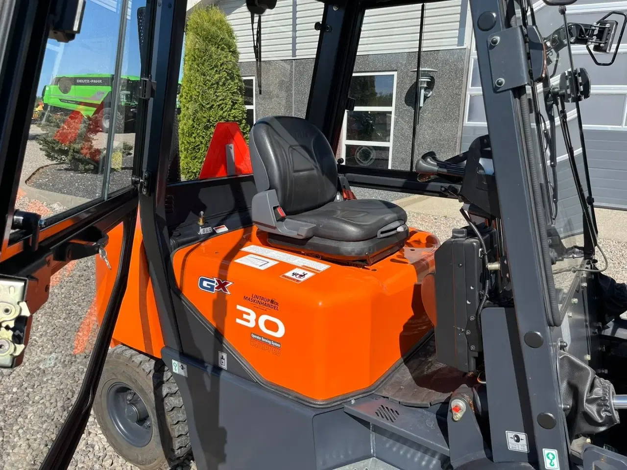 Billede 10 - Doosan D30 G med kabine og KUN 57 TIMER FRA NY, MED TIME GARENTI