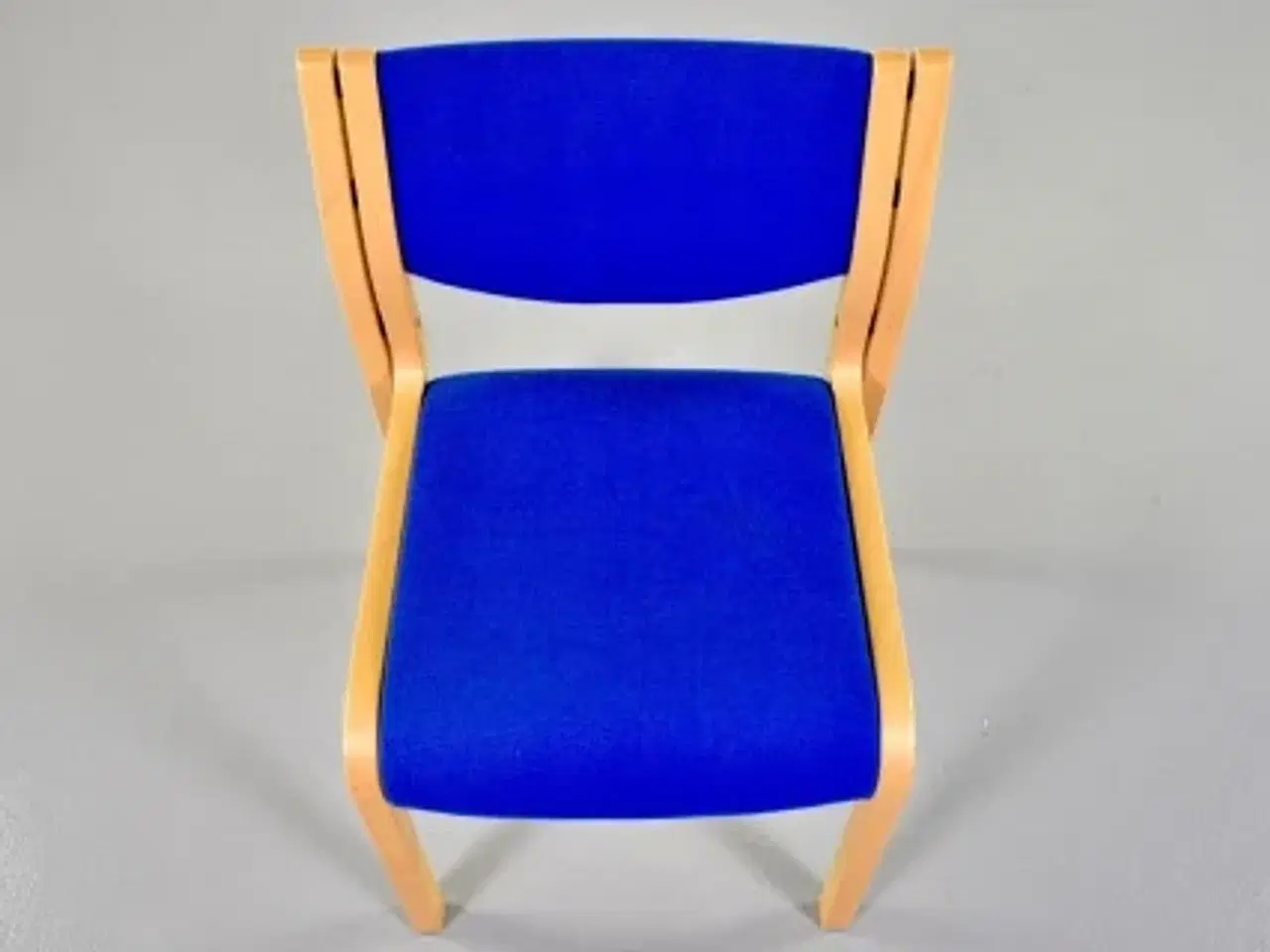 Billede 5 - Rabami konference-/mødestol i bøg, med blå polstret sæde og ryg