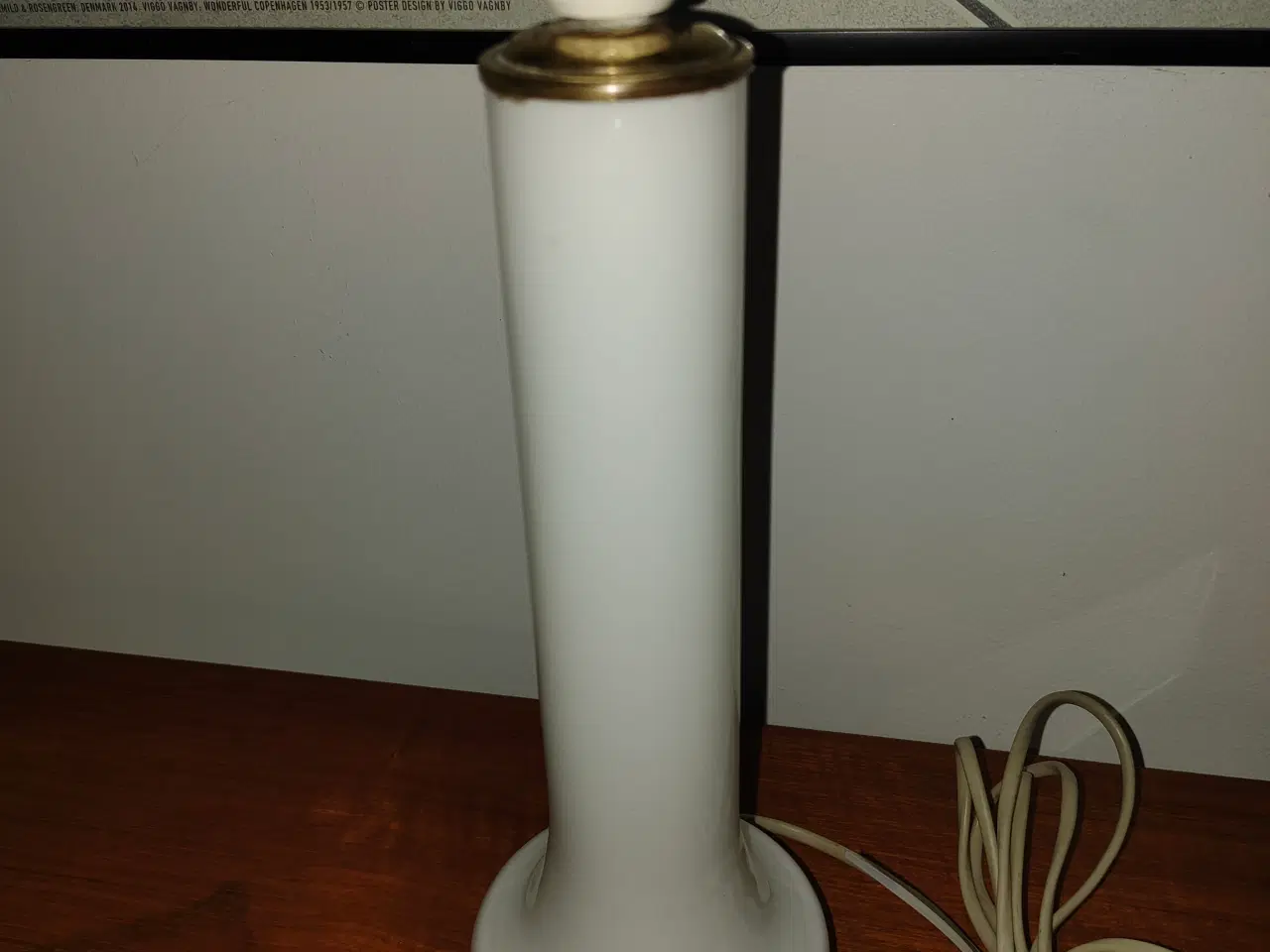 Billede 3 - Flot hvid glas bordlampe