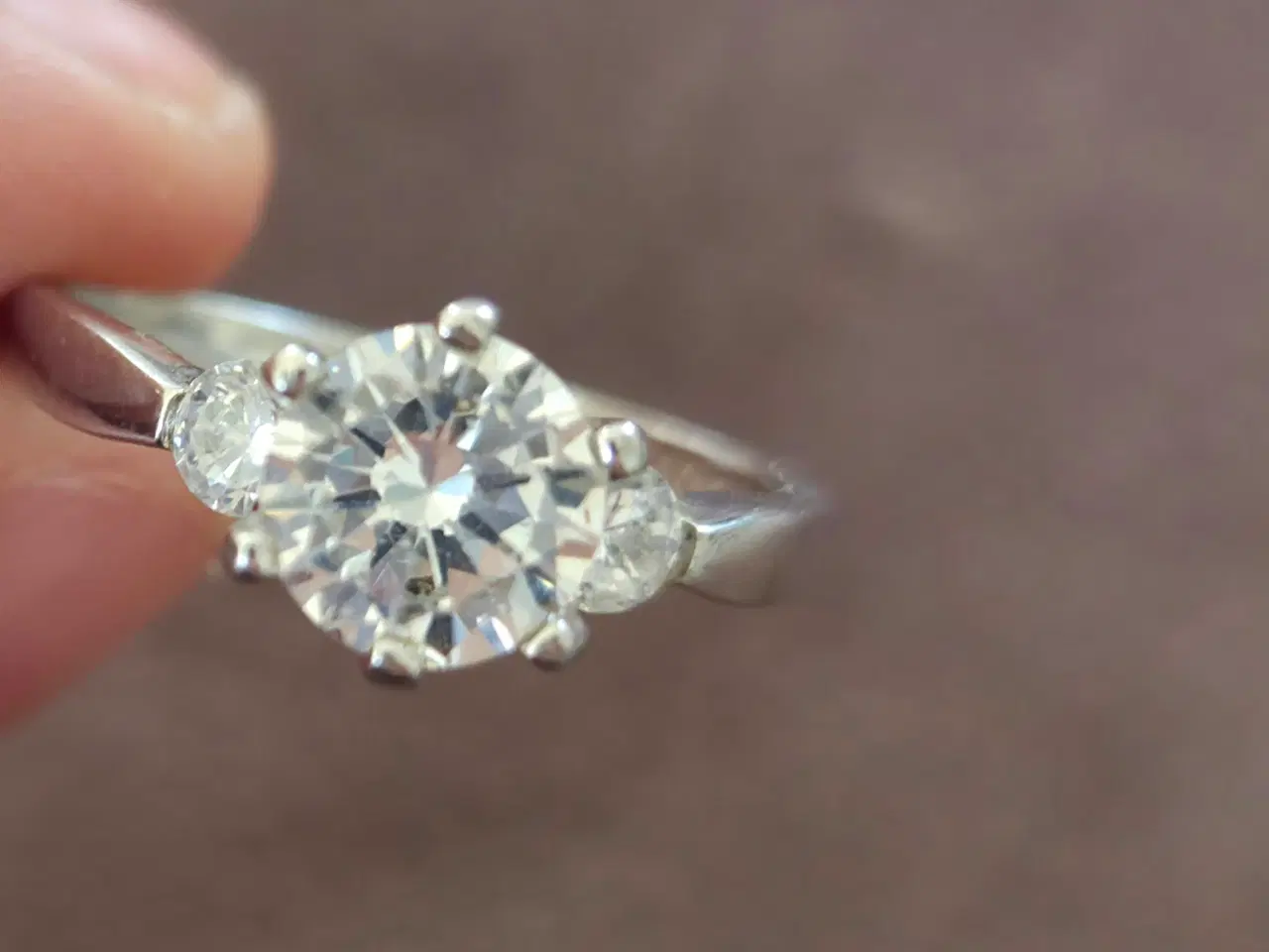 Billede 1 - Sølv ring med zirkoner