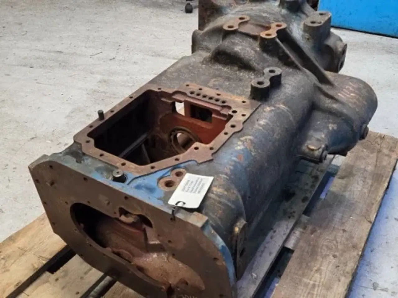Billede 3 - Ford 7740 Gearkassehus F0NN7005AH