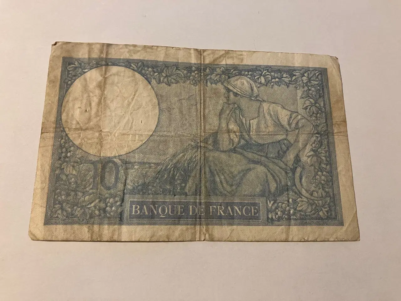 Billede 2 - 10 Francs 1940 France - Bemærk huller