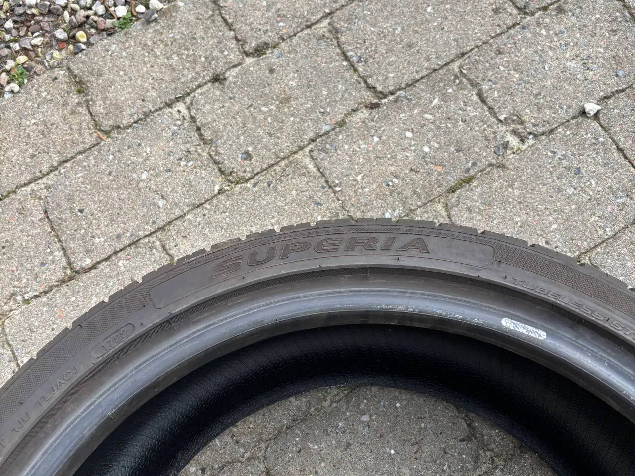 Billede 3 - 275/35-19 sommerdæk superia