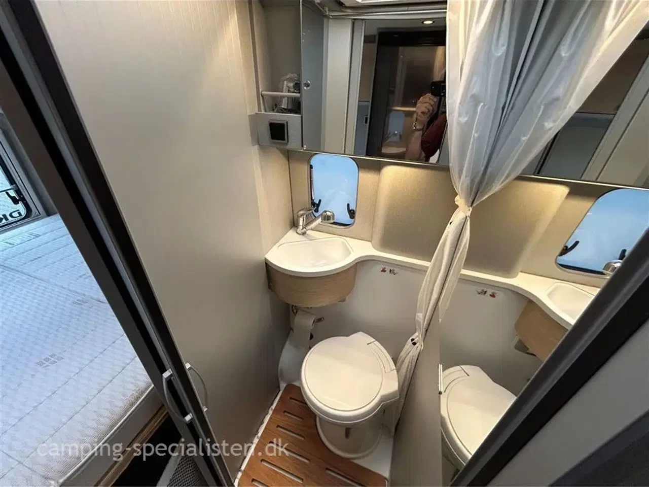Billede 8 - 2021 - Hymer Free 600 120 Hk   Hymer Free 600 model 2021 taget i bruge i 2022 kan nu ses hos Camping-Specialisten.dk