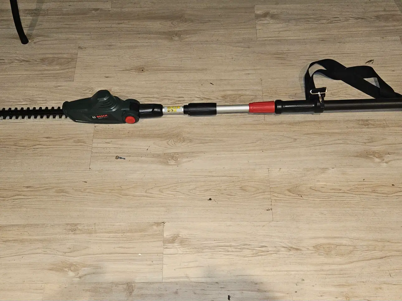 Billede 3 - Bosch teleskop hækkeklipper m.batteri og lader