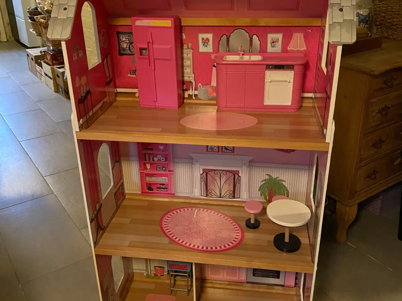 Billede 3 - Dukkehus Barbie størrelse
