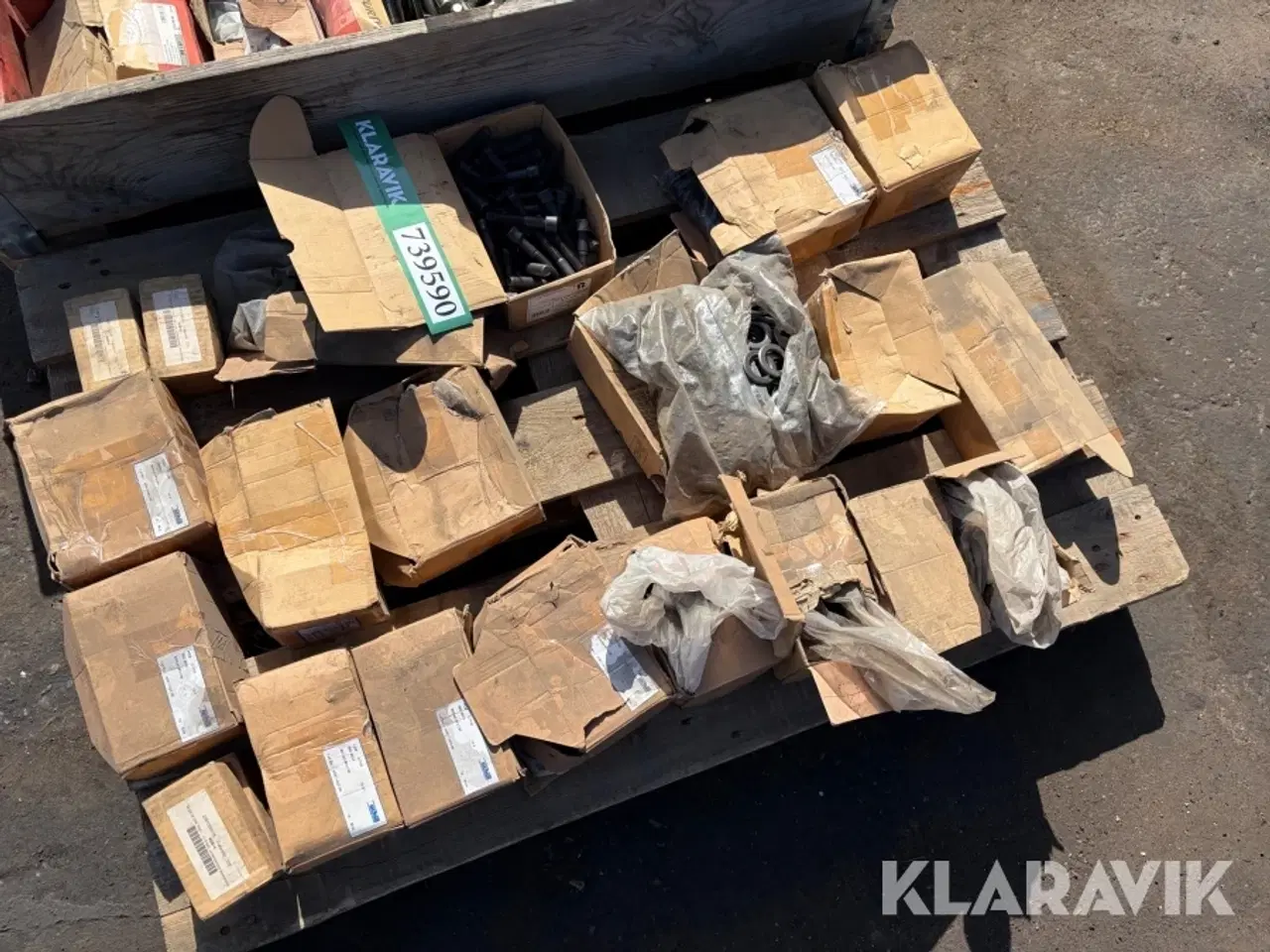 Billede 4 - Bolte og møtrikker stål 350 kg