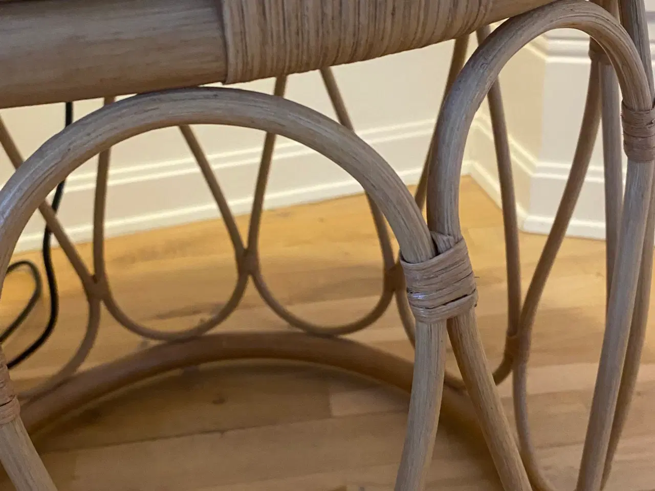 Billede 4 - Sidebord i naturflet