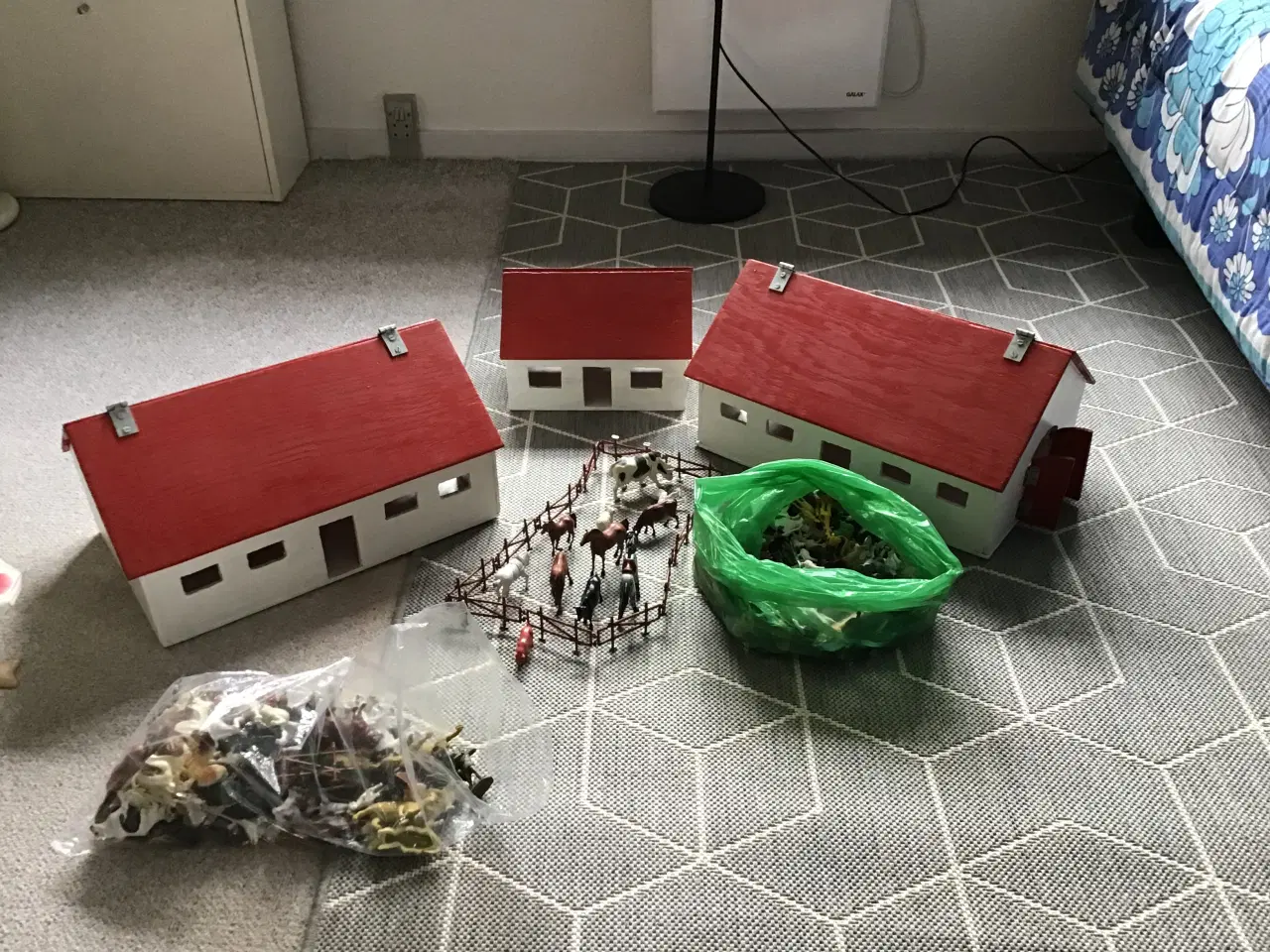 Billede 1 - Bondegård og masser af dyr
