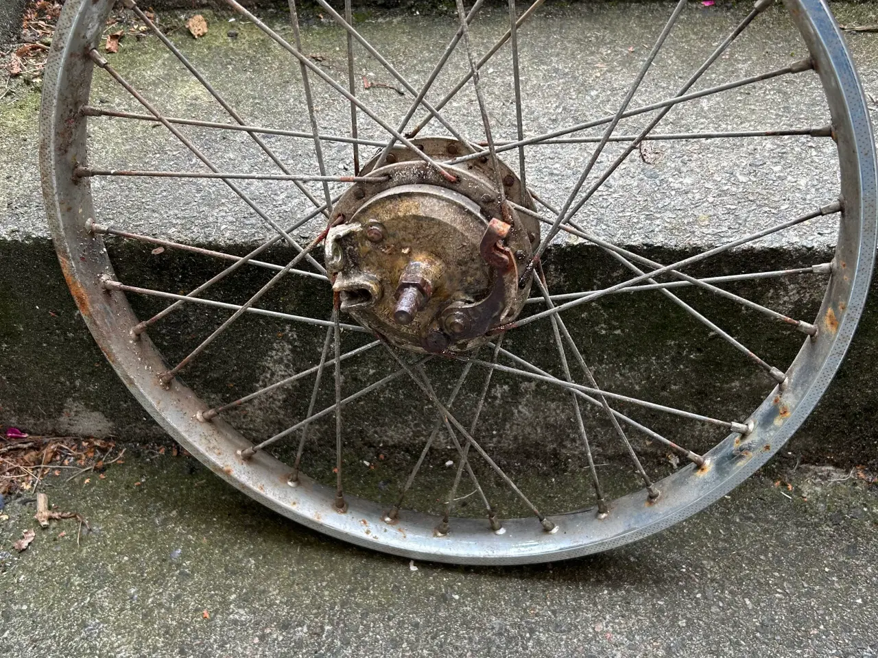 Billede 1 - Puch maxi dele sælges