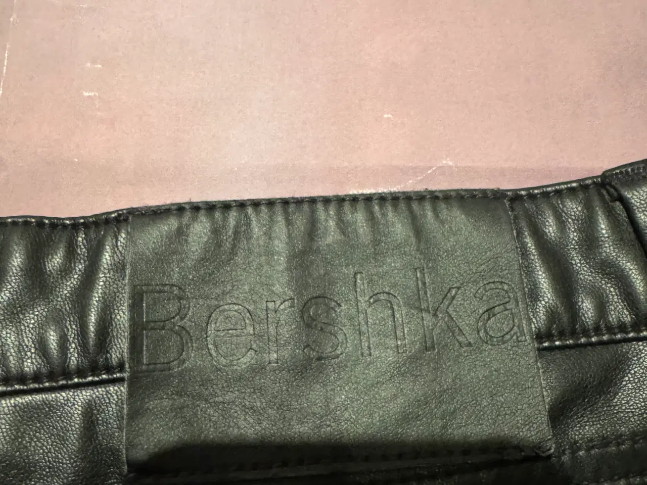 Billede 5 - Bershka bukser sælges