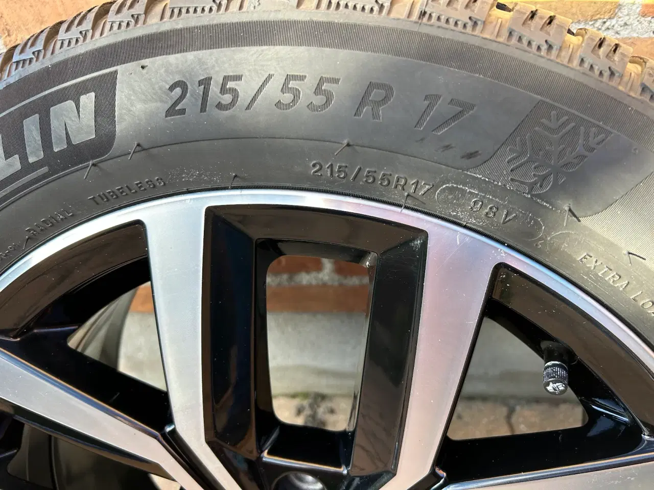 Billede 2 - Originale VW 17" alufælge med vinterdæk