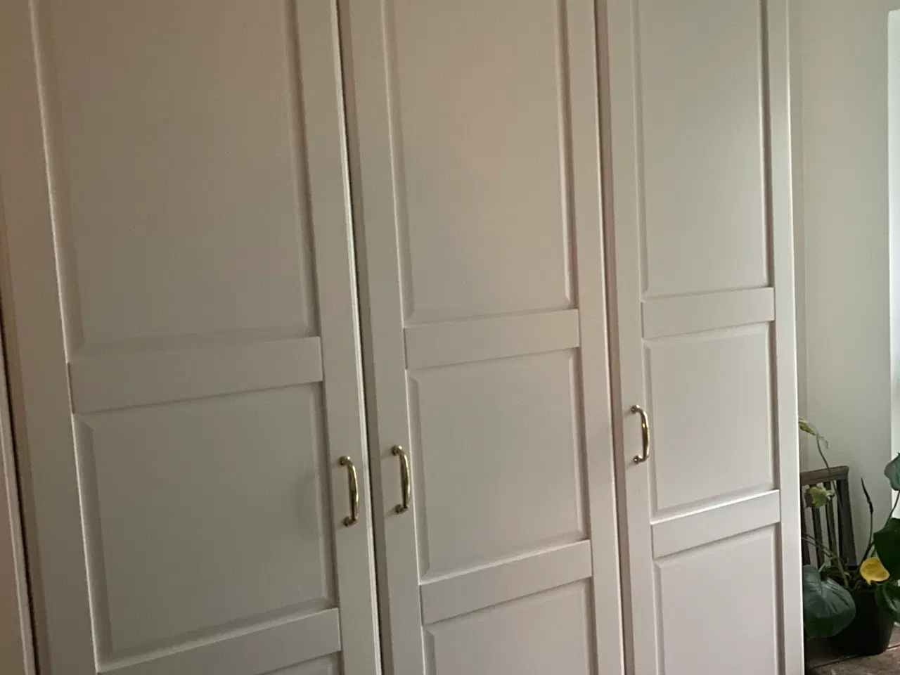 Billede 3 - Superflot garderobeskab ikea