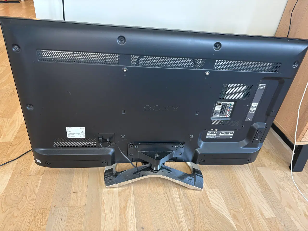 Billede 2 - Flot Sony Bravia TV sælges – 46” Full HD