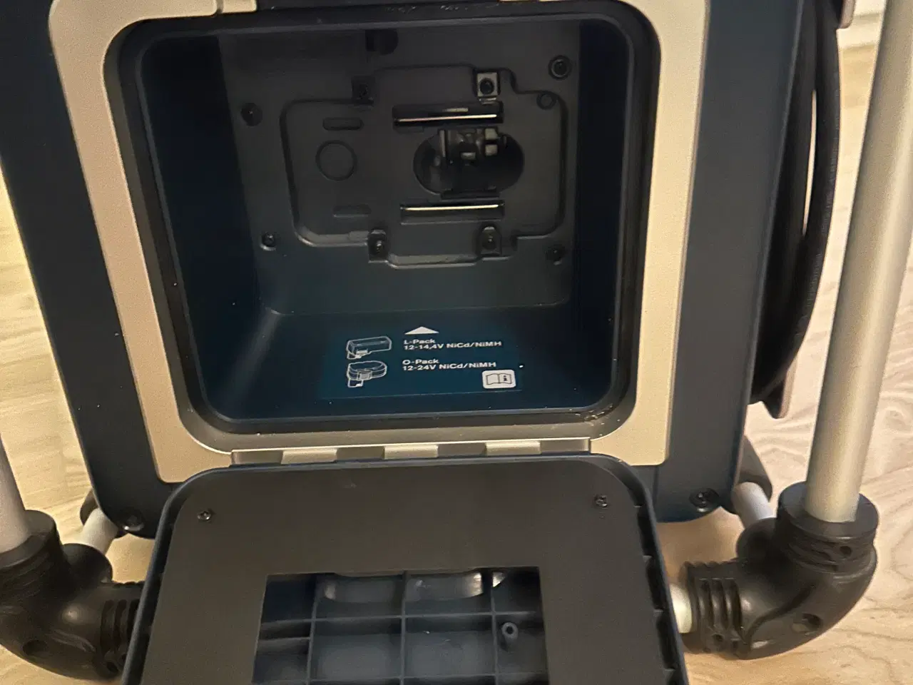 Billede 4 - Bosch Jobsite Radio with Battery Charger and Power