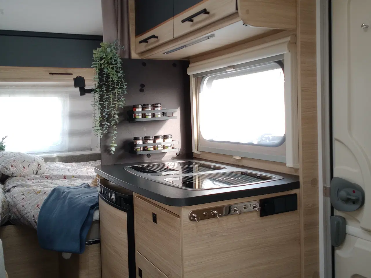 Billede 1 - SÆRDELES VELHOLDT!