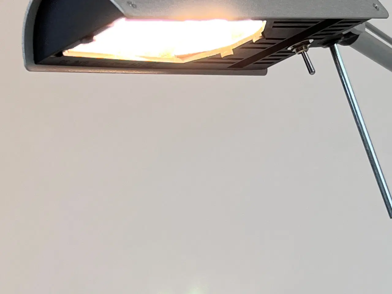 Billede 4 - Luxo Air bordlampe - Halogen - grå