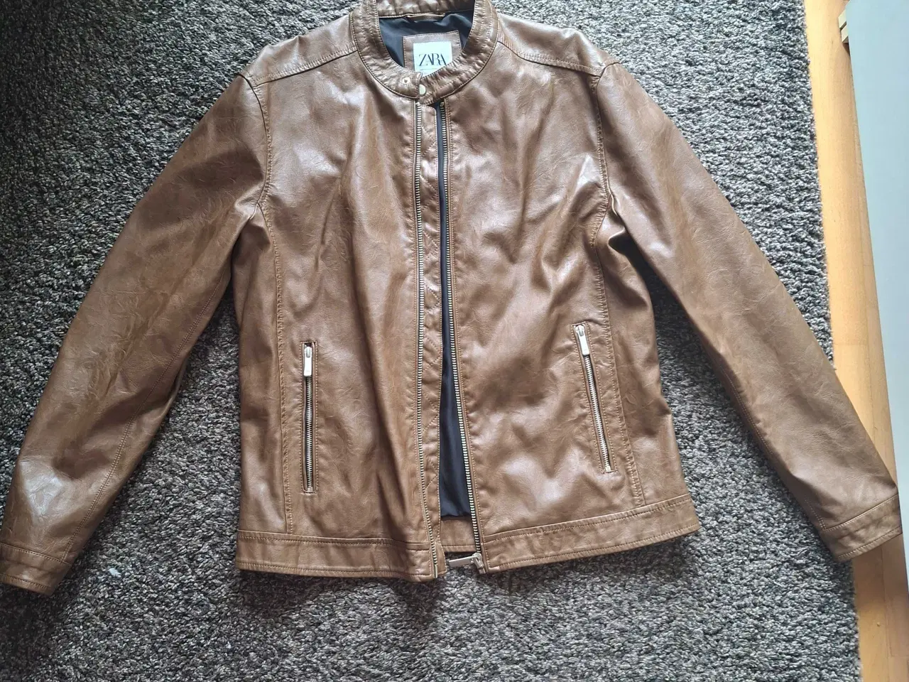 Billede 1 - Jakke i cognacfarvet PU-læder fra Zara Man. Large