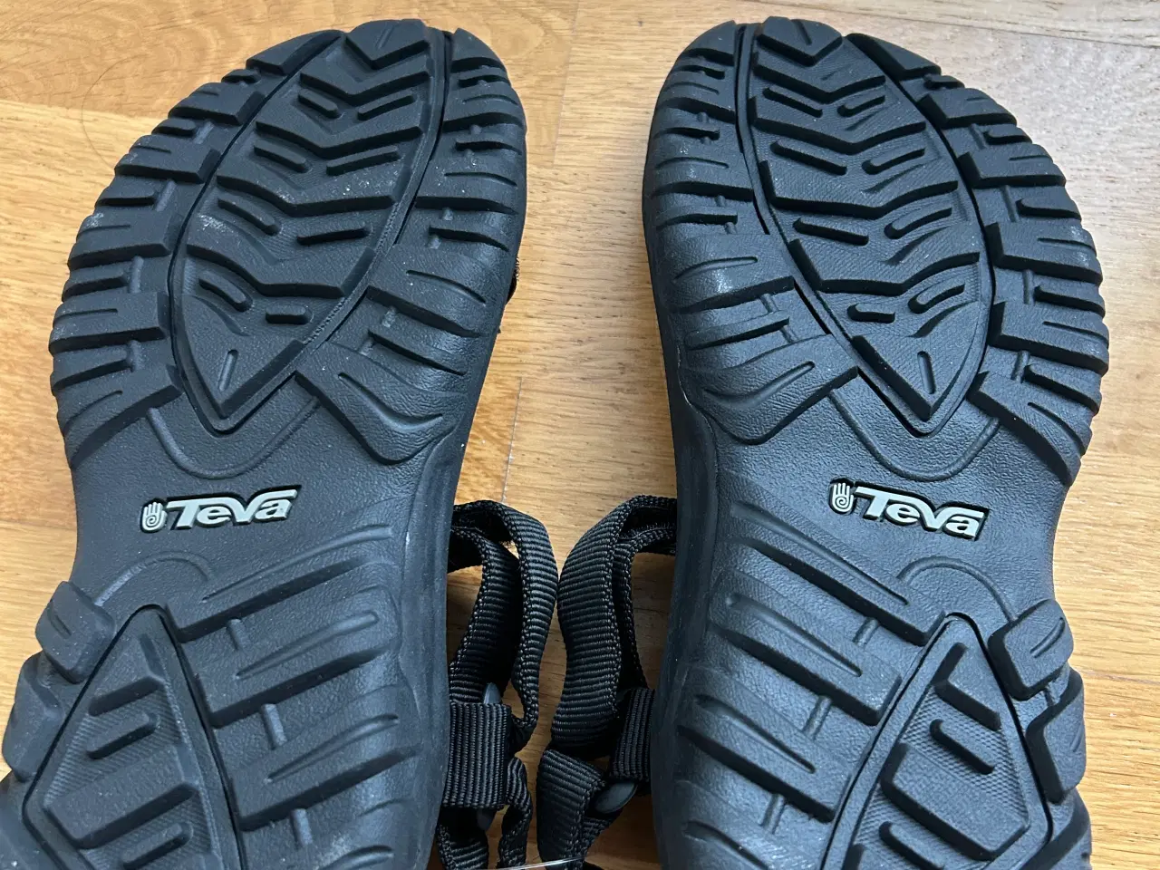 Billede 3 - Ny ubrugt Teva unisex sandaler str. 39