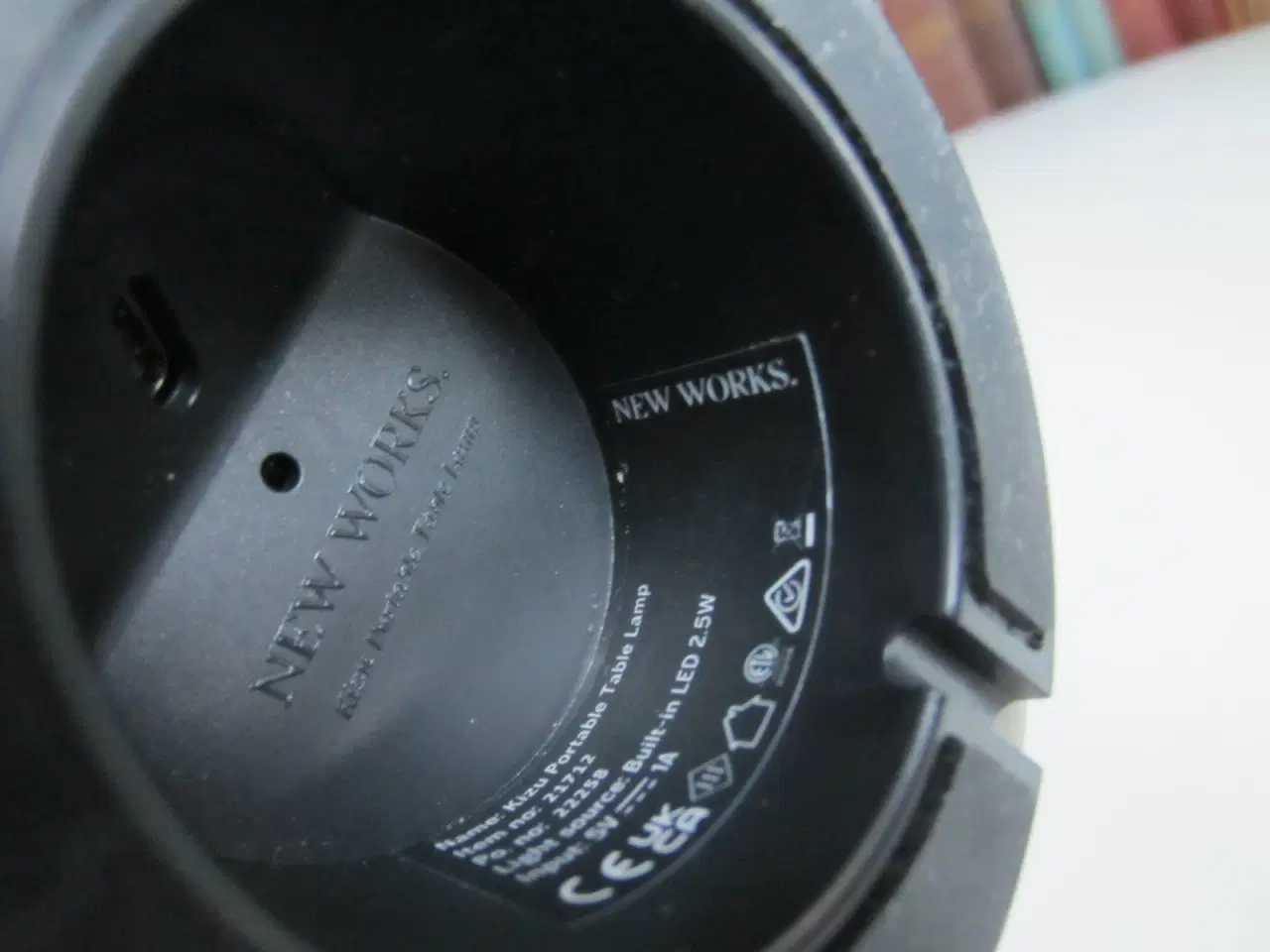 Billede 5 - New Works Kizu transportabel bordlampe i grå