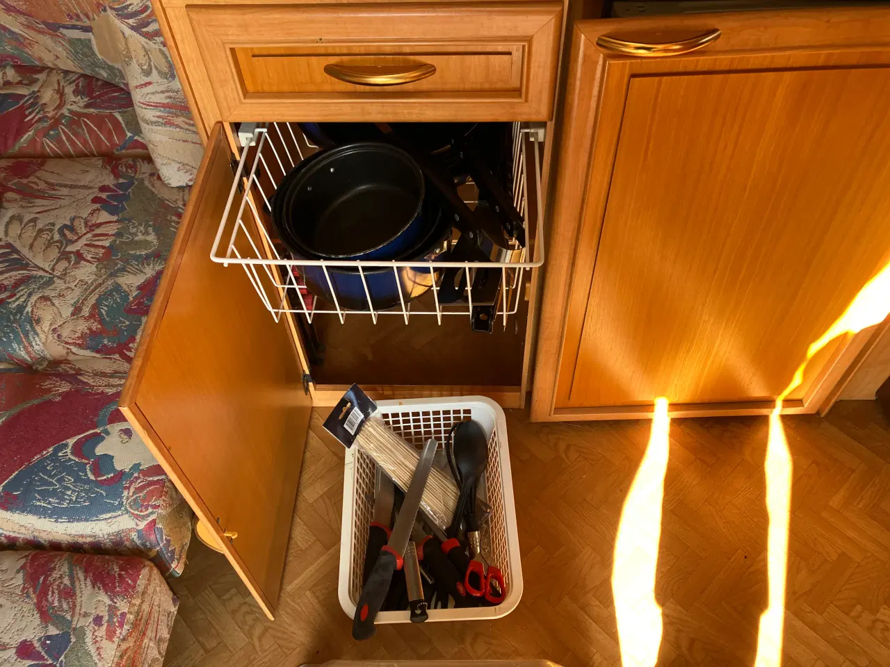 Billede 12 - Campingvogn med udstyr