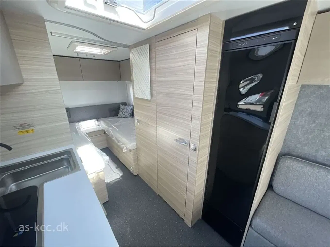 Billede 5 - 2025 - Adria Altea 502 UL Kampagne   Adria Altea 502 UL årg. 2025 5 Sovepladser, 4 Siddepladser 60 Selection jubilæumsmodel  med meget udstyr.