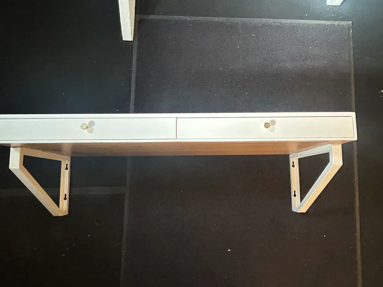 Billede 6 - Hvidt lille skrive/sminkebord