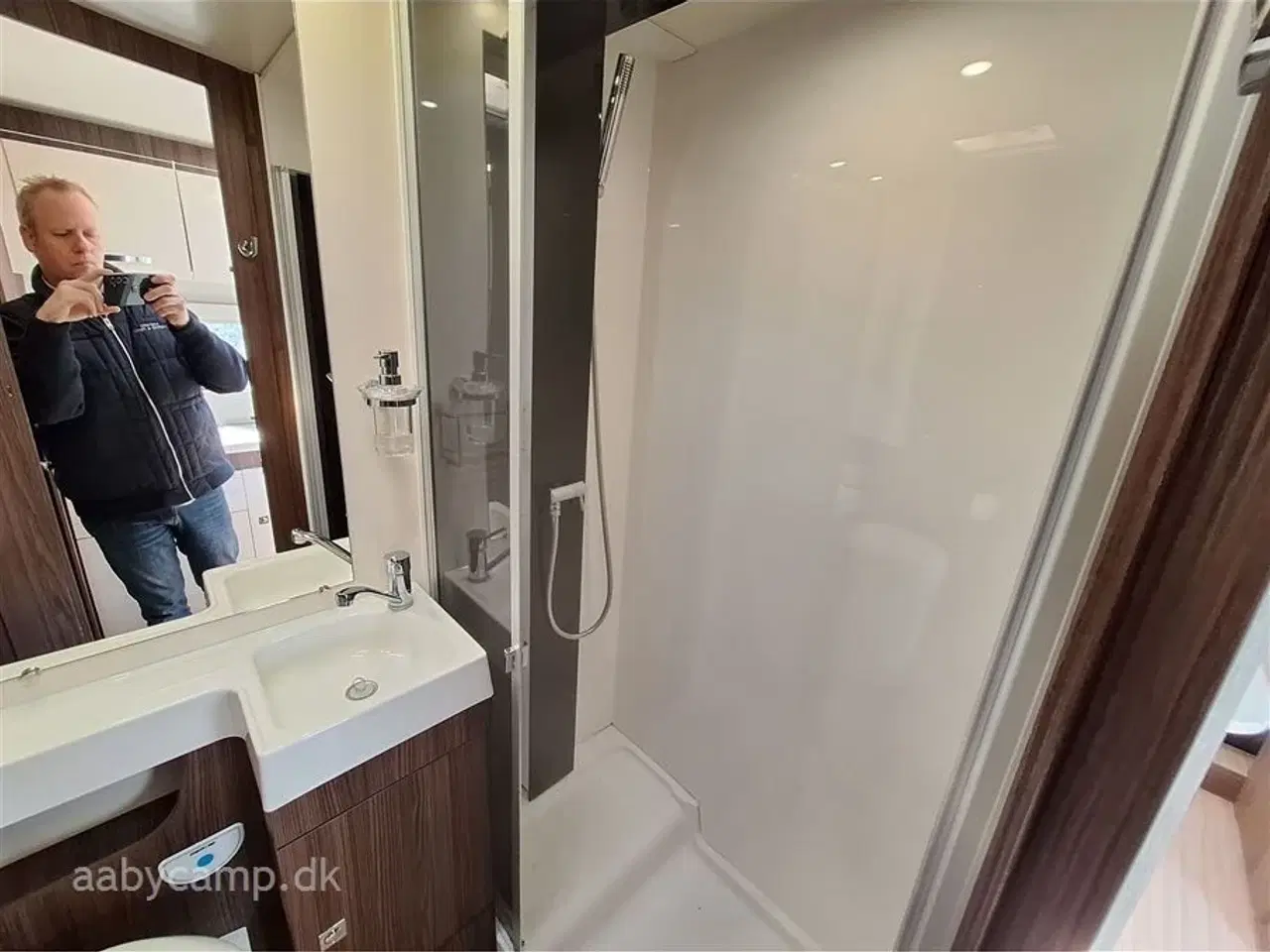 Billede 15 - 2019 - Benimar Tessoro 483   solceller. batteri. markise.duo control. tv. KUN 29,000 km.