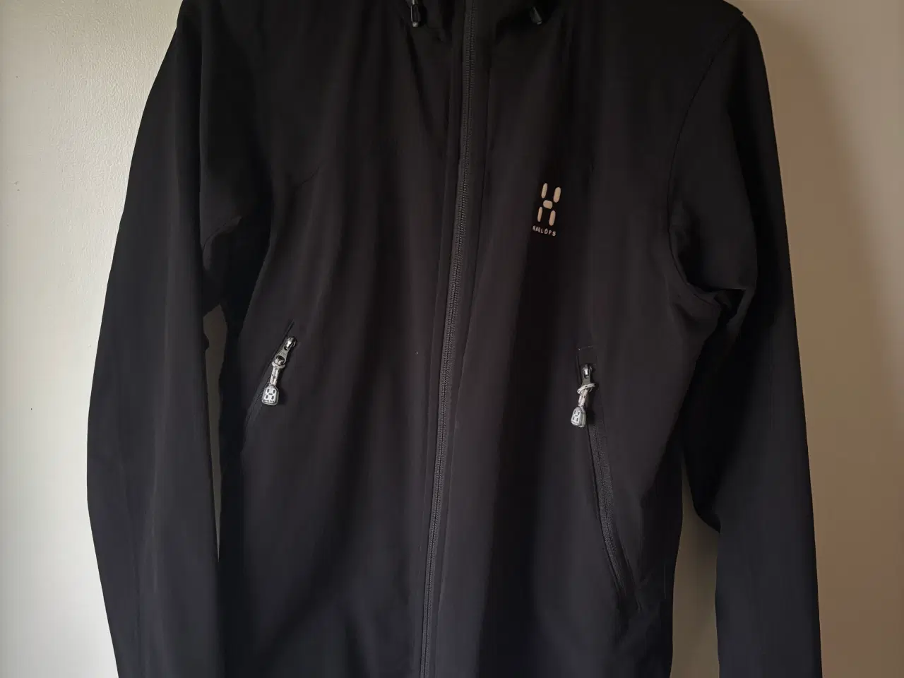 Billede 6 - Pæn Hagløfs jakke i sort med stretch