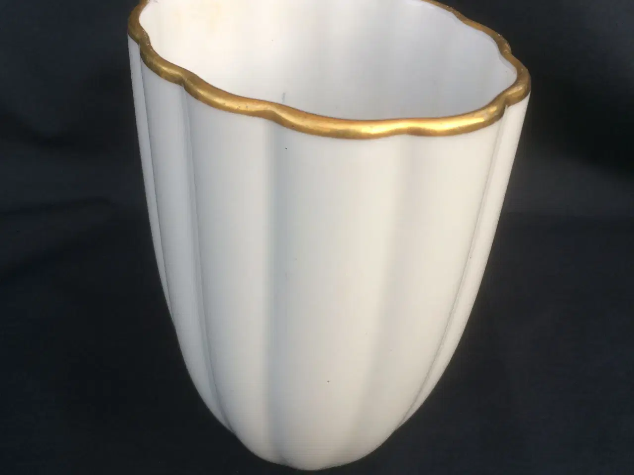 Billede 7 - Ovale hvide vaser