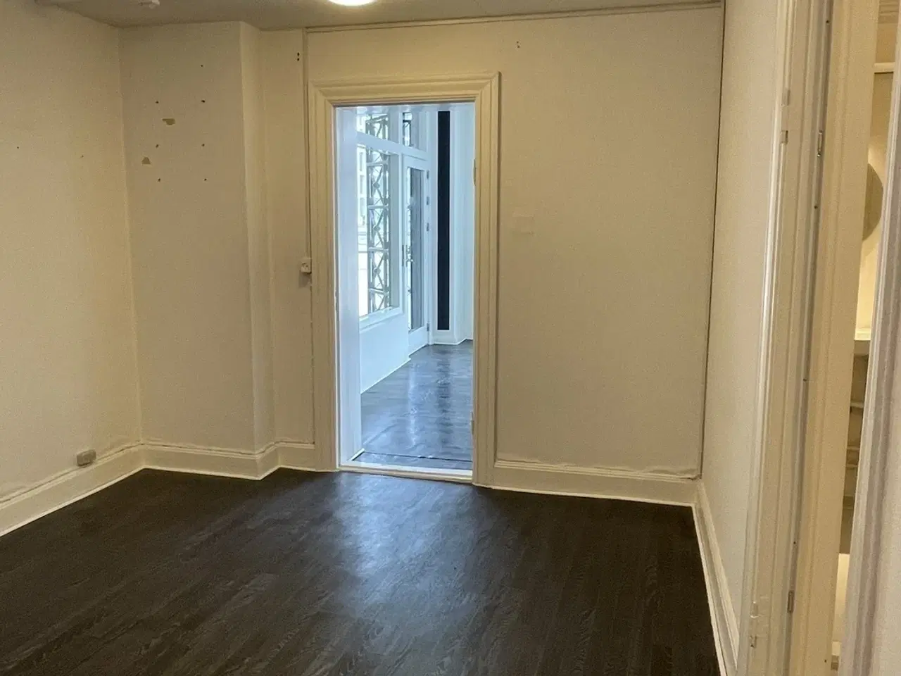 Billede 6 - Flot og synligt erhvervslejemål