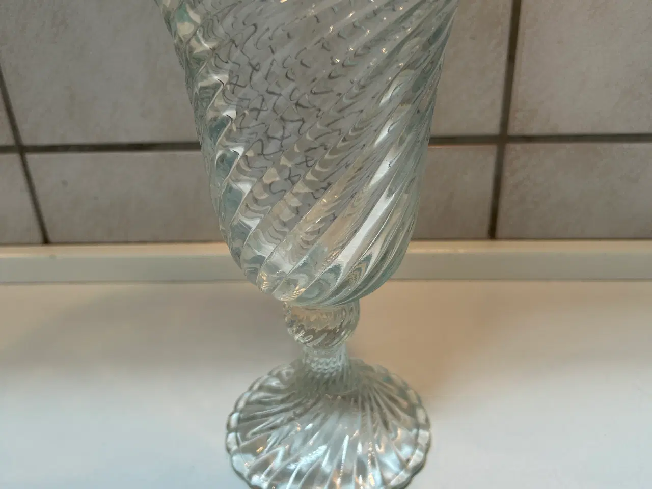 Billede 2 - Pokal vase i rillet glas, RETRO