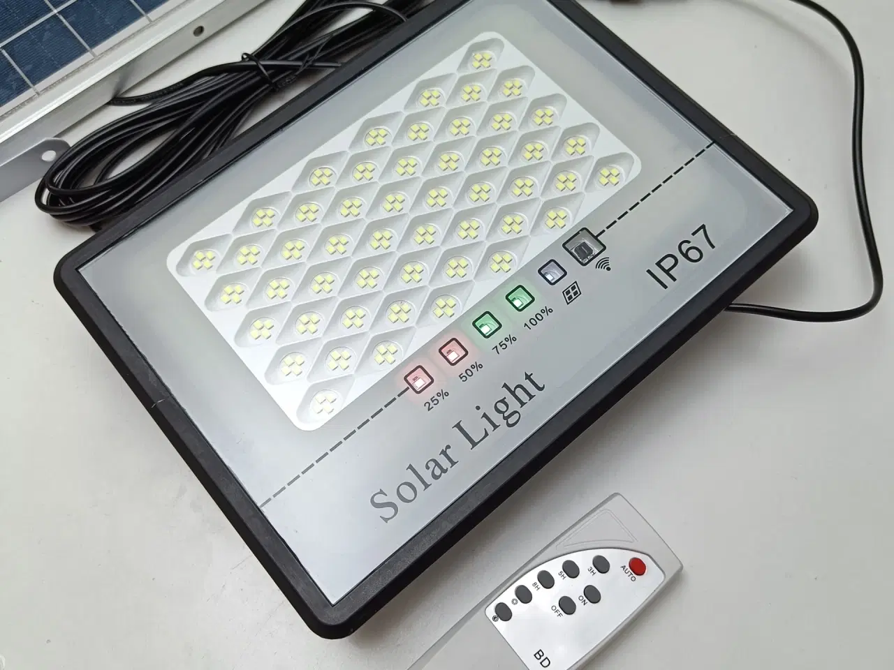 Billede 7 - NY! 150W LED Lampe + Solpanel + Fjernbetjening