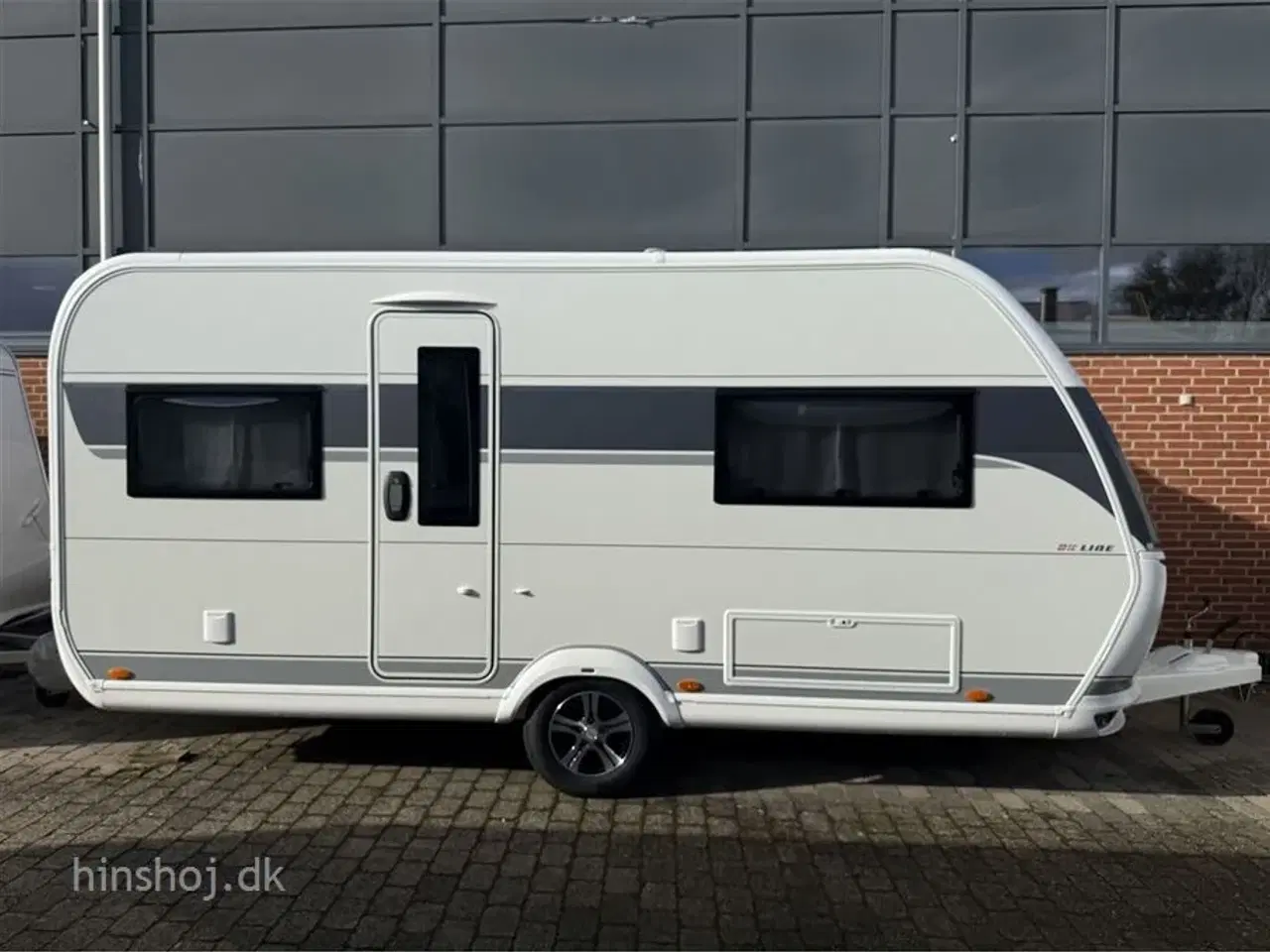 Billede 1 - 2026 - Hobby De Luxe 460 UFe   Dejlig vogn med rundsidegruppe og franskseng fra Hinshøj Caravan A/S