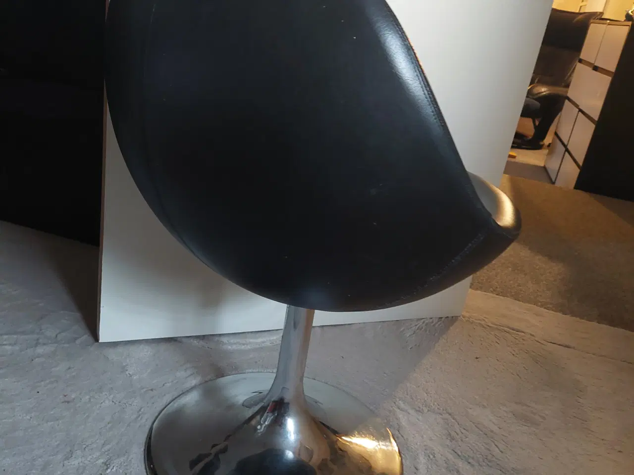 Billede 5 - salon/drejerstol i sort farve