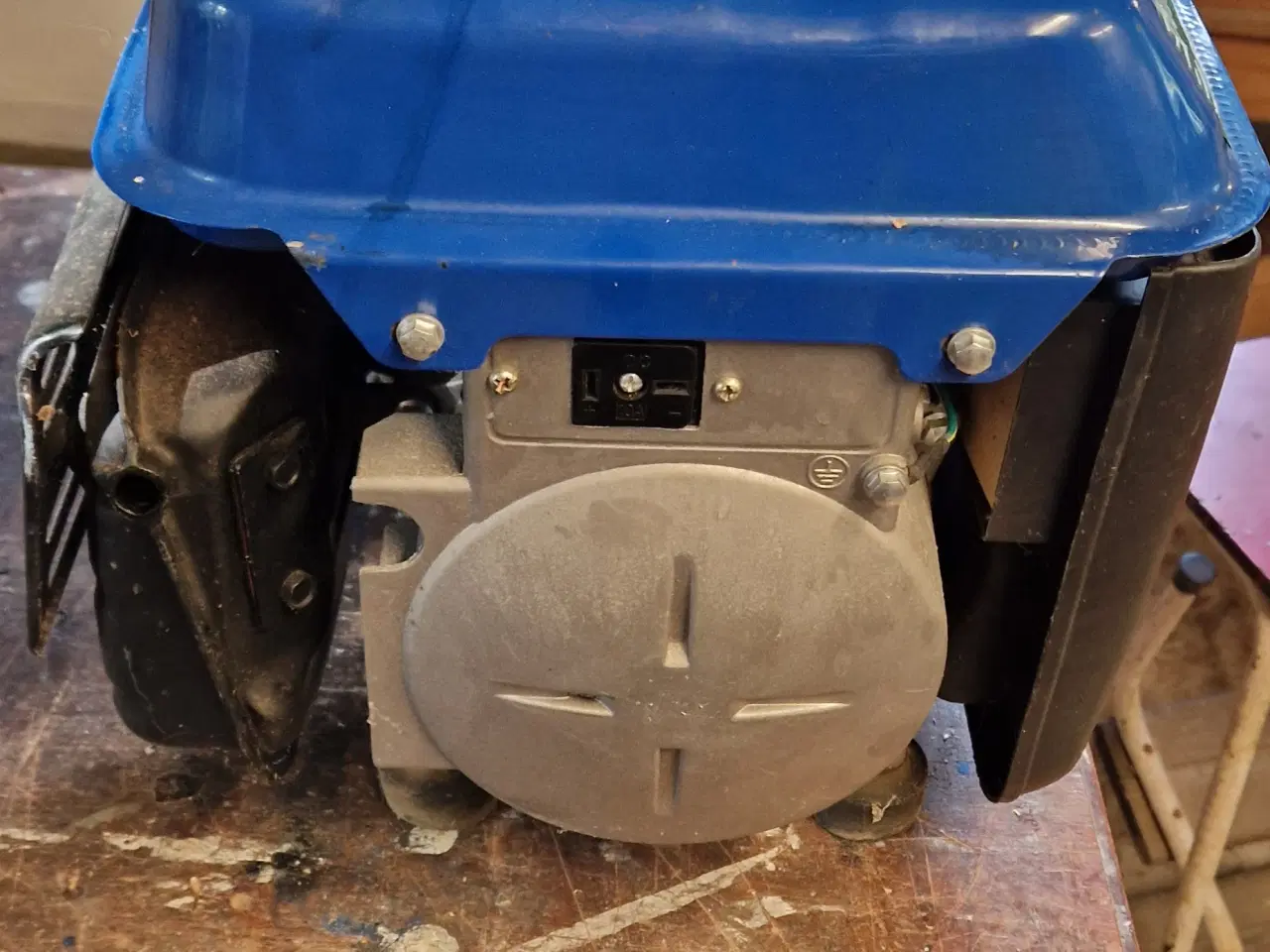 Billede 3 - Benzingenerator 700W. Defekt.