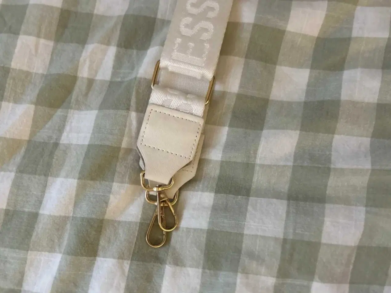 Billede 16 - Guess hvid håndtaske