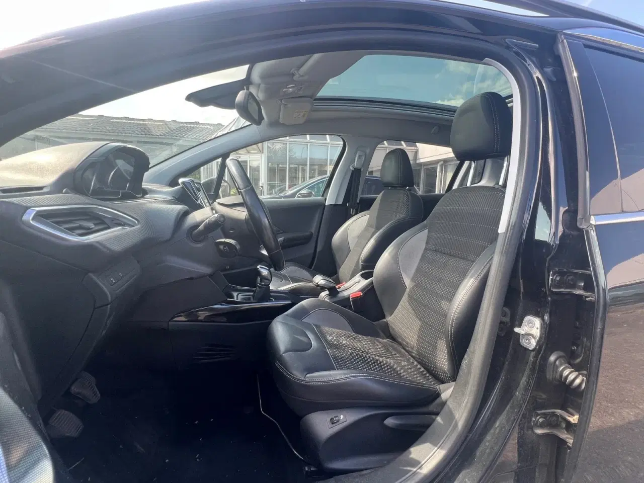 Billede 11 - Peugeot 2008 1,6 BlueHDi 100 Allure Sky