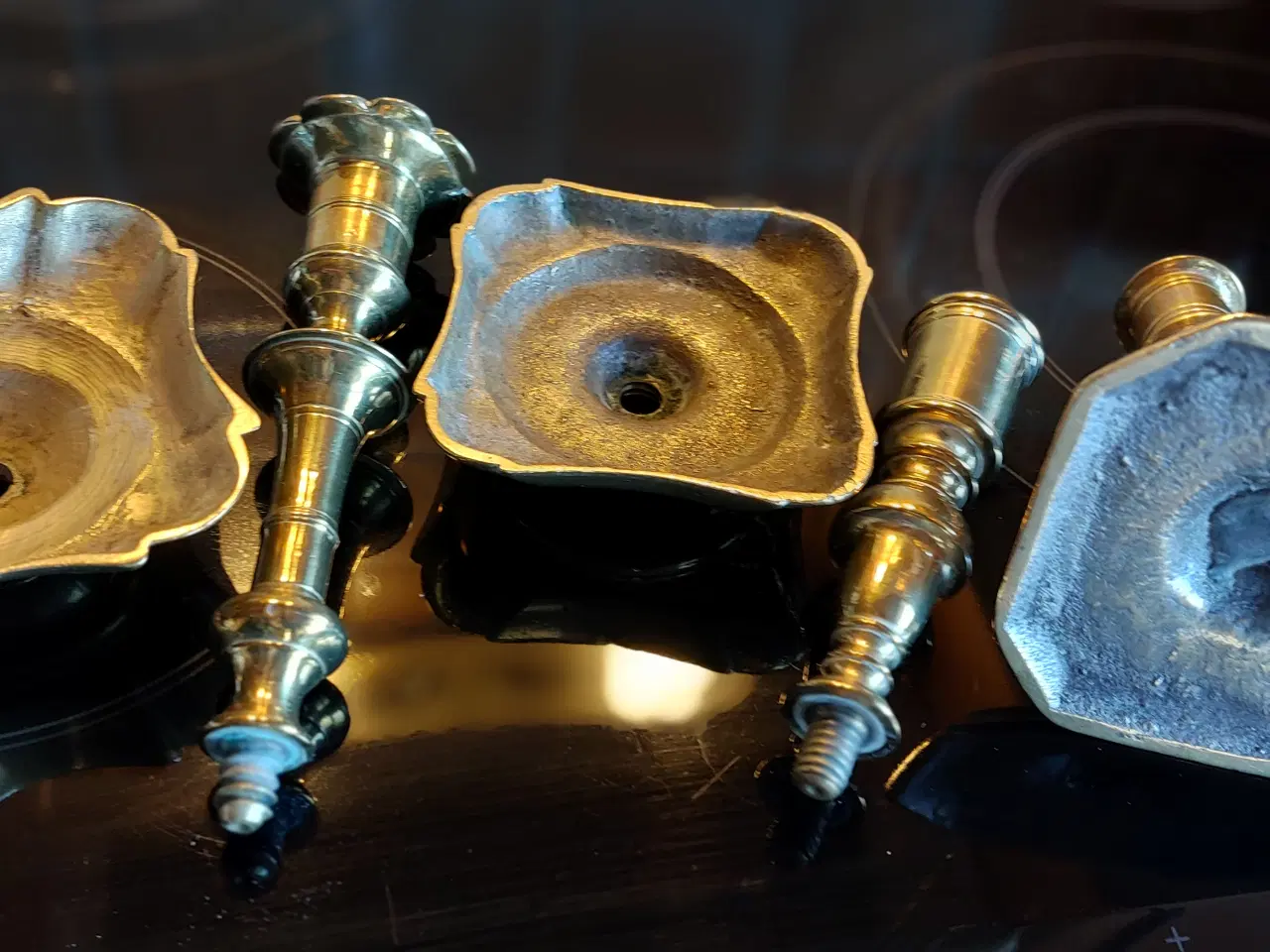 Billede 4 - 1700TALS MESSING LYSESTAGER - samlet pris !