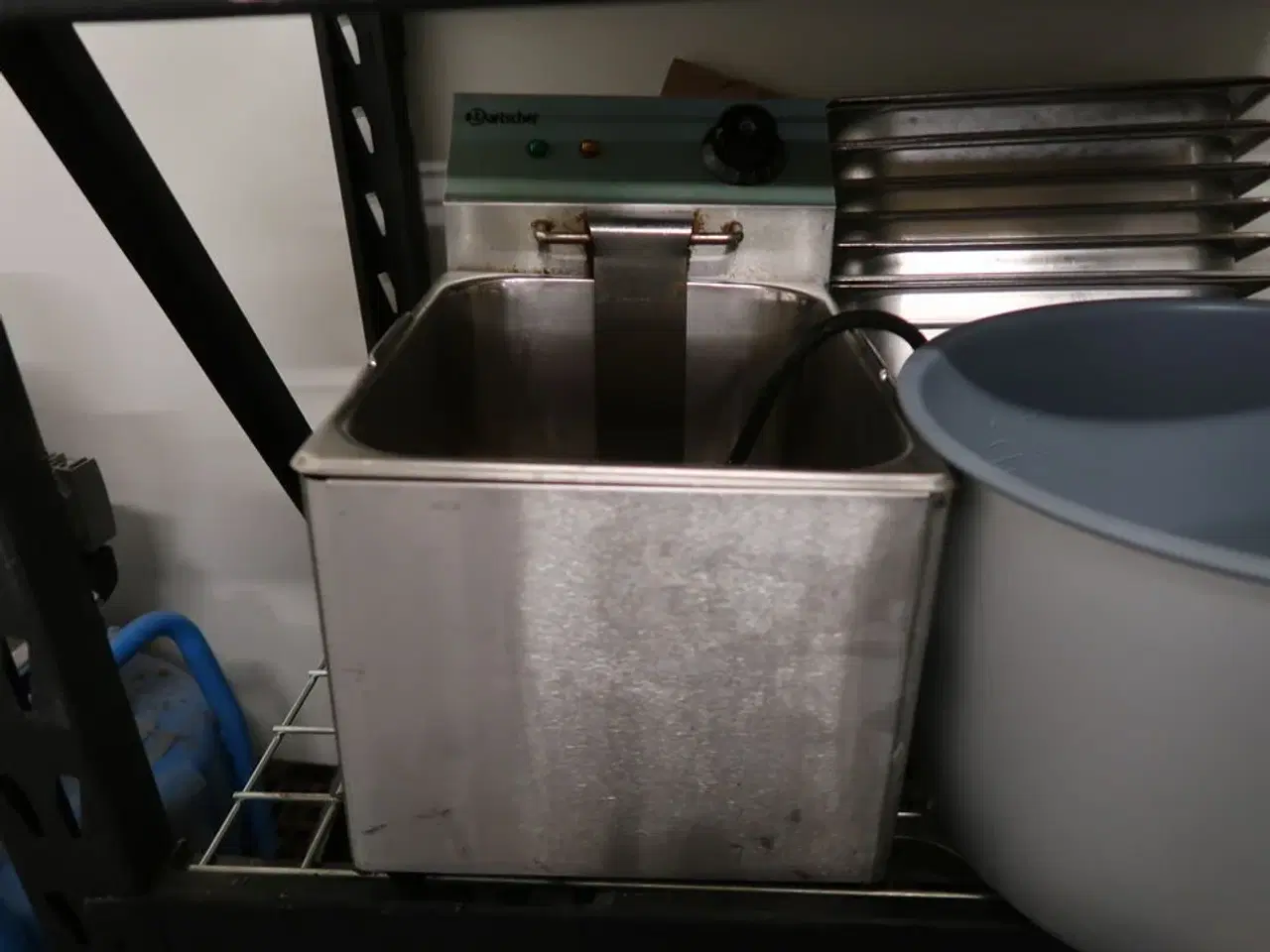 Billede 2 - Tøm hylde