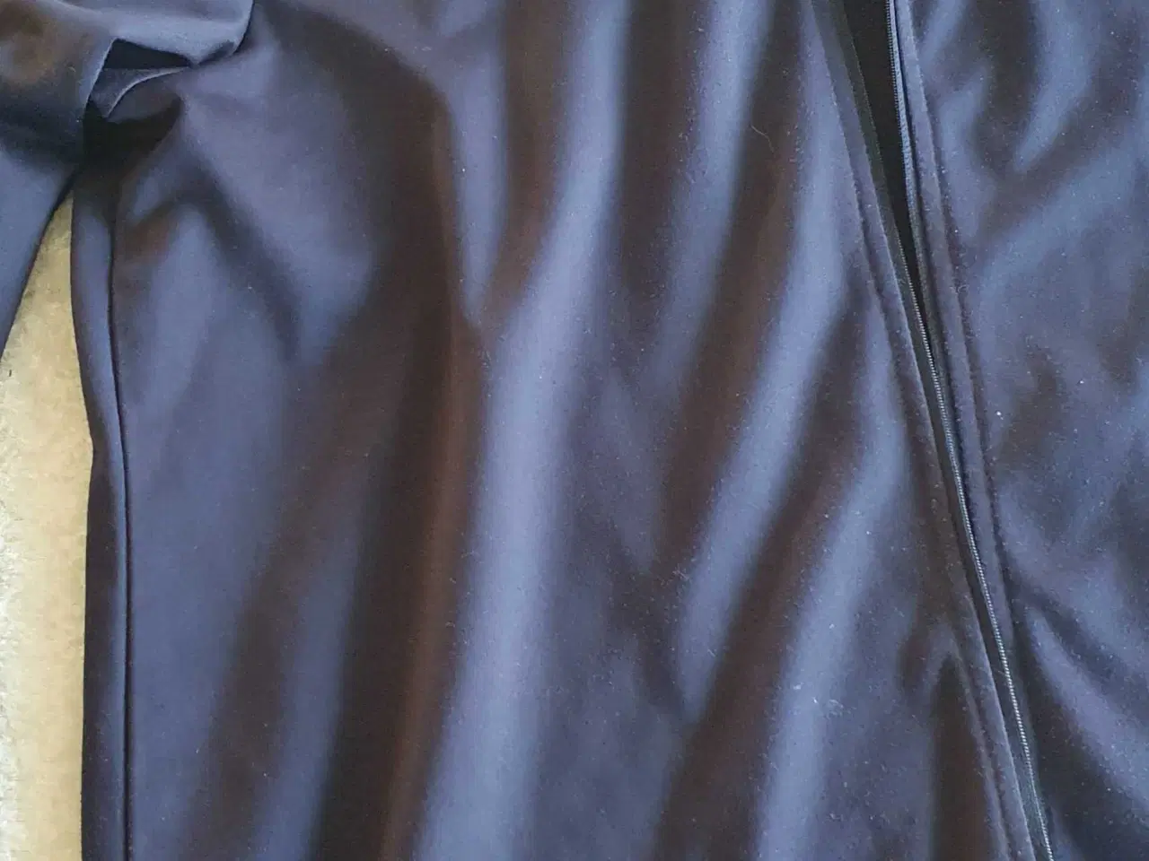 Billede 2 - Trøje evt upcycling