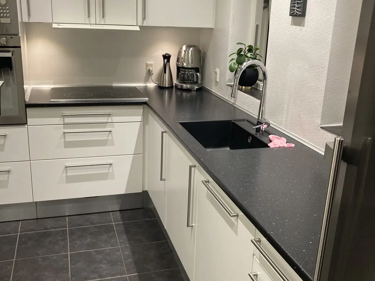 Billede 2 - Flot Designa køkken. 