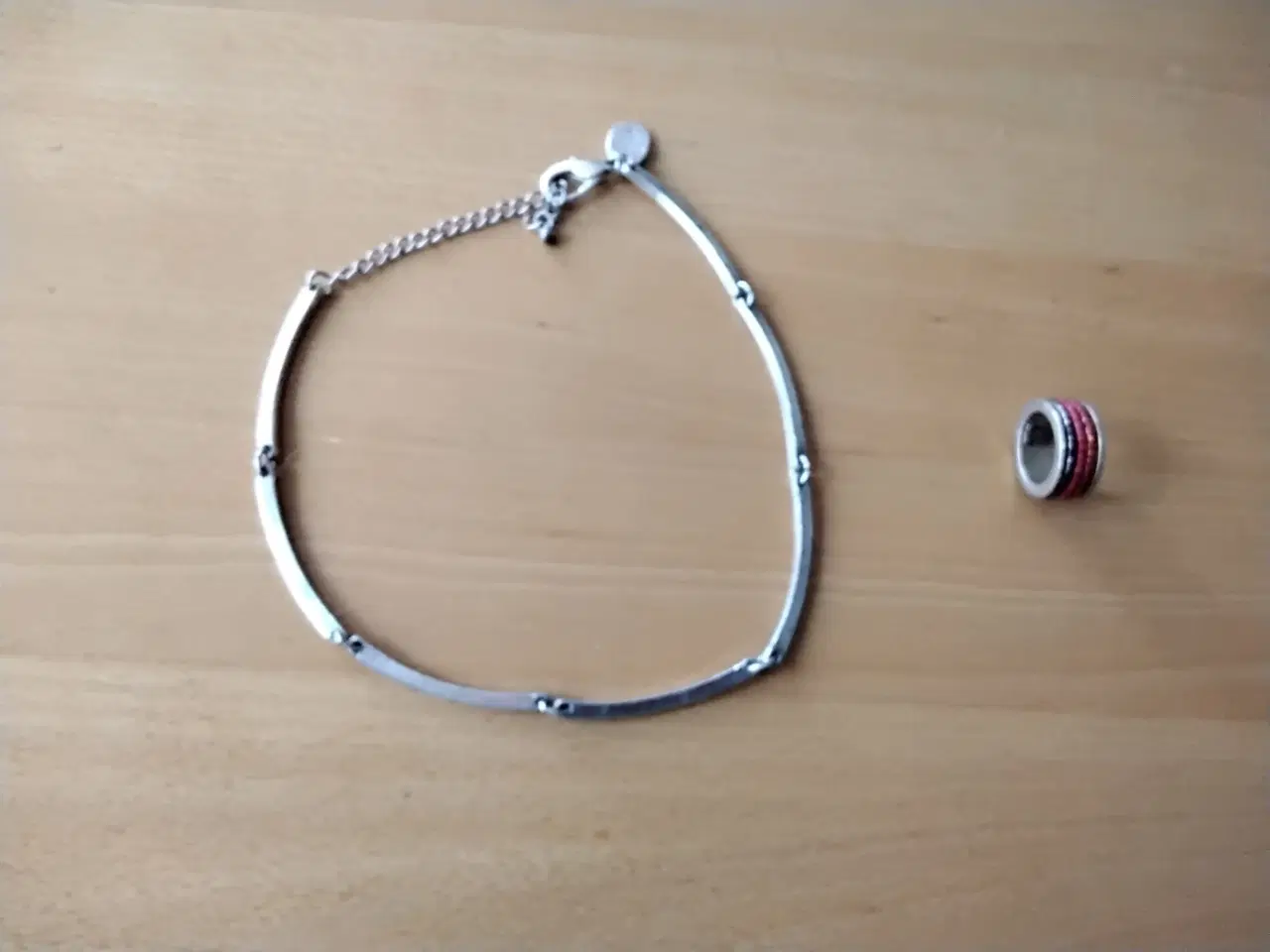 Billede 1 - 27 forskellige halskæder og en enkelt ring