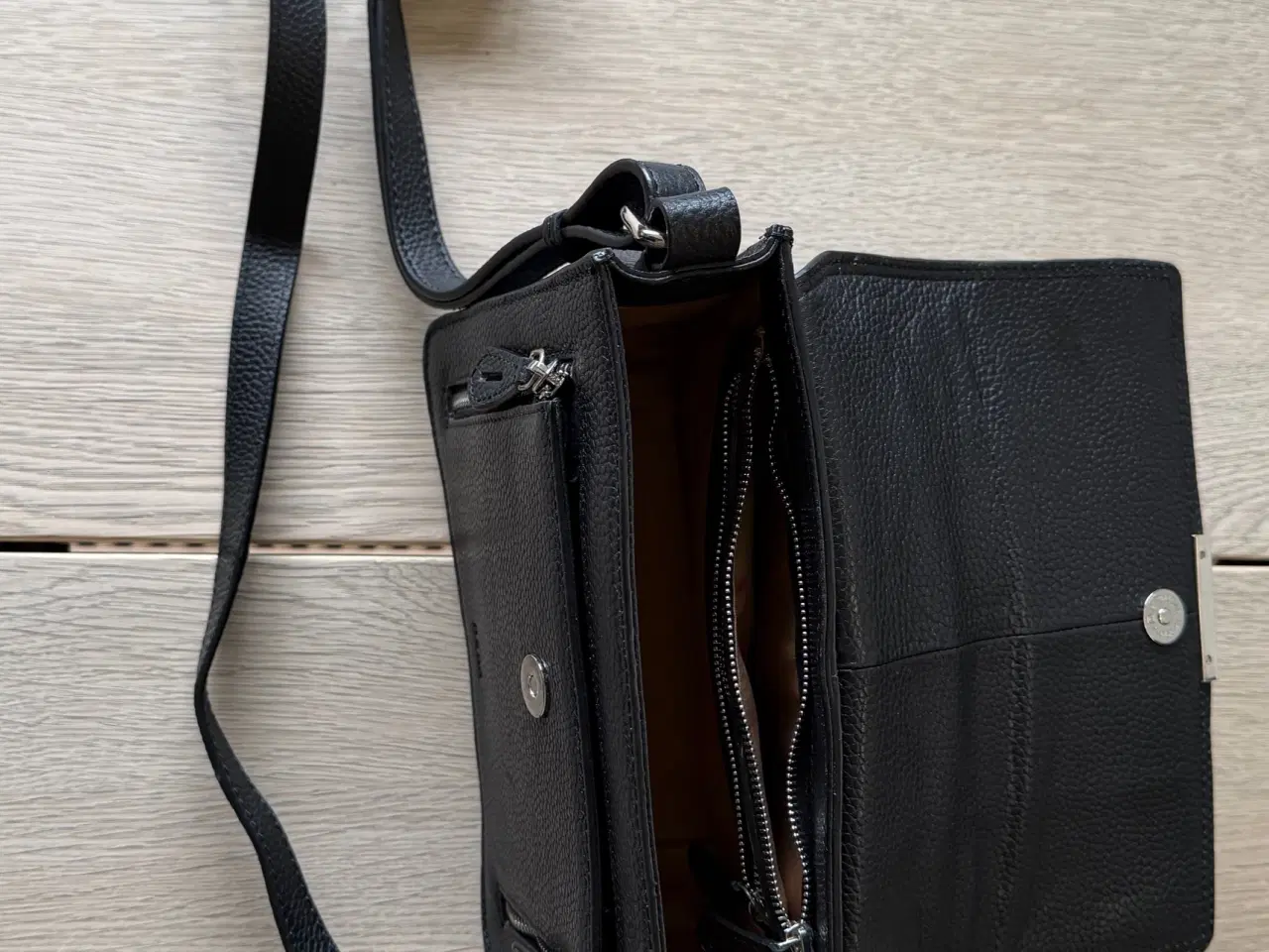 Billede 1 - Skuldertaske fra HERA