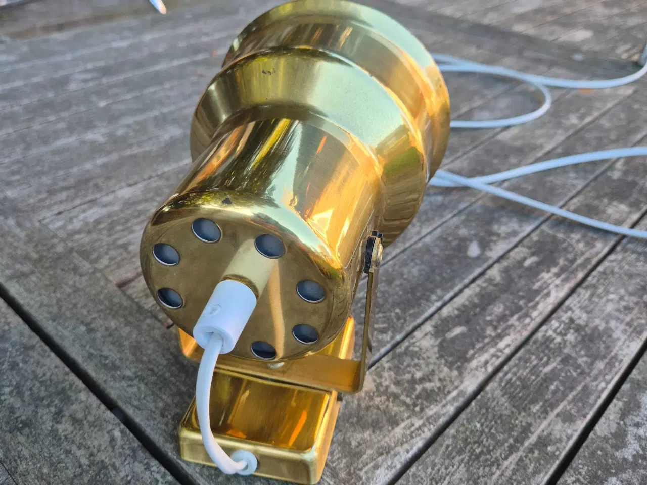 Billede 4 - Væglampe i flot skinnende messing