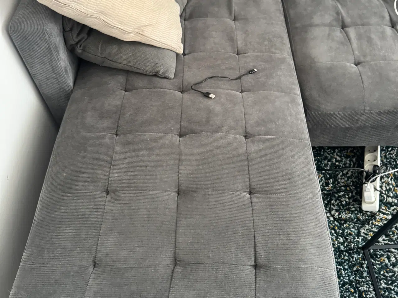 Billede 1 - Sofa i gråt fløjl stof
